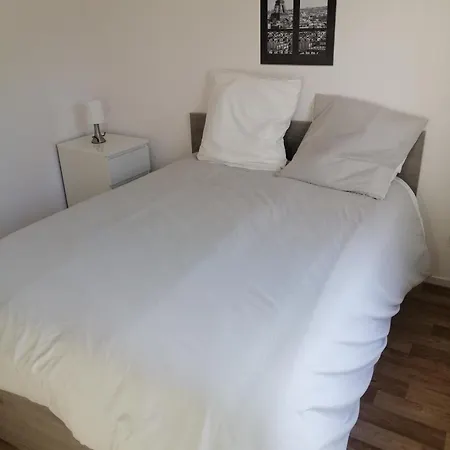 Daire Les Fontaines T4 Spacieux 3 Parking Gratuit