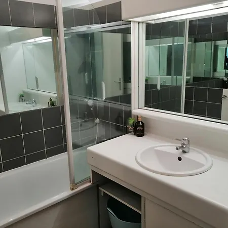 Apartment Les Fontaines T4 Spacieux 3 Parking Gratuit