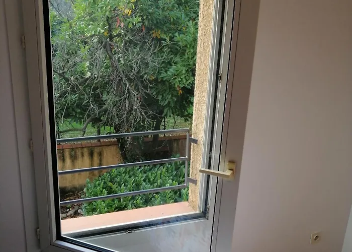 Les Fontaines T4 Spacieux 3 Parking Gratuit